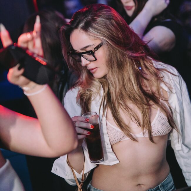 someone enjoying the emmanuel jal afrohouse party at birdy brussels nightclub