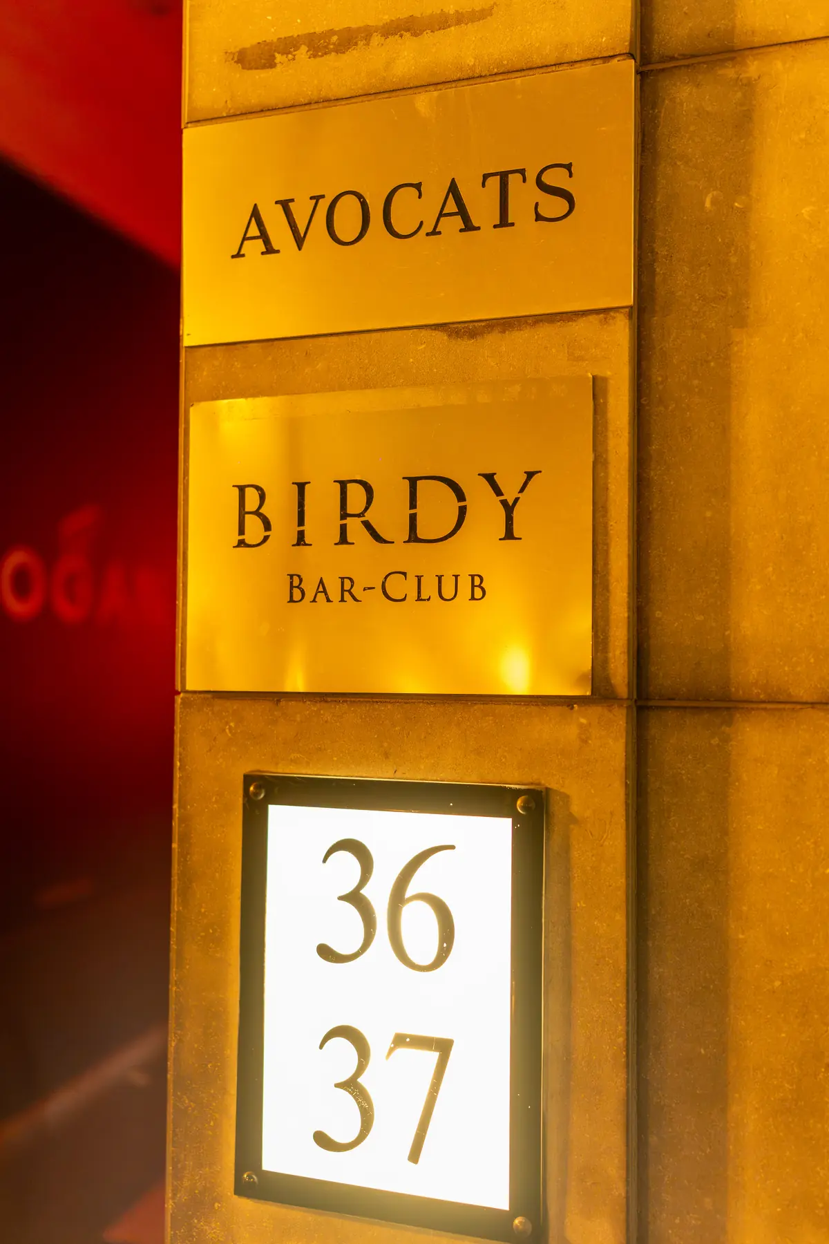 Plaque Birdy Bar-Club au 36/37 boulevard de Waterloo, Bruxelles